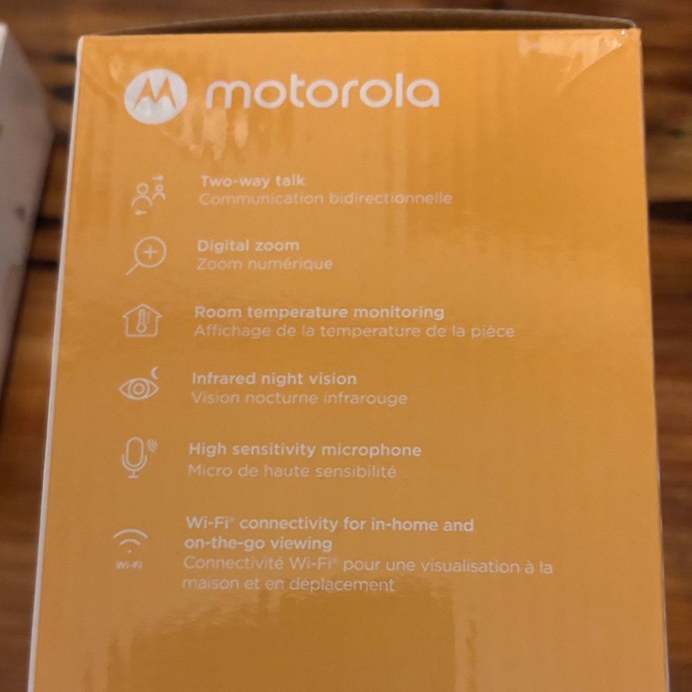 Motorola PIP1000 Connect Wi-Fi HD Baby Camera - Black and White - Picture 3 of 3